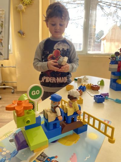 Децата учат чрез игра с LEGO Education 10