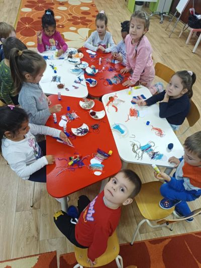 Дейности в клуб "Фолклор без граници" 11