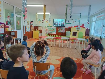 Дейности в клуб "Фолклор без граници" 4