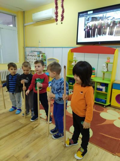 Дейности в клуб "Фолклор без граници" 6